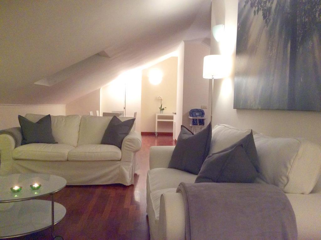 Apartment La Mansarda Alba  Room photo