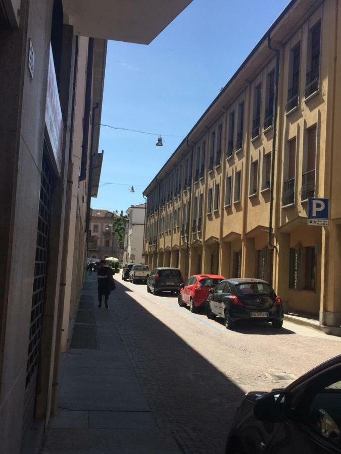 Apartment La Mansarda Alba  Exterior photo